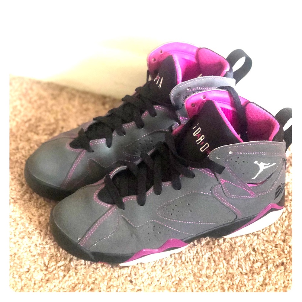 Jordan Girls' 7 Retro Valentine's Day 2015